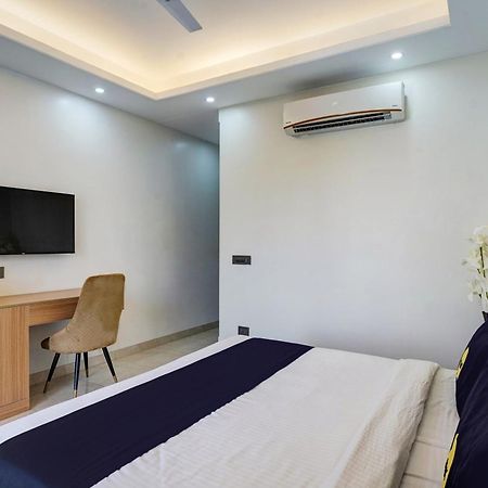 Hotel O Parkinn Gurgaon Dış mekan fotoğraf