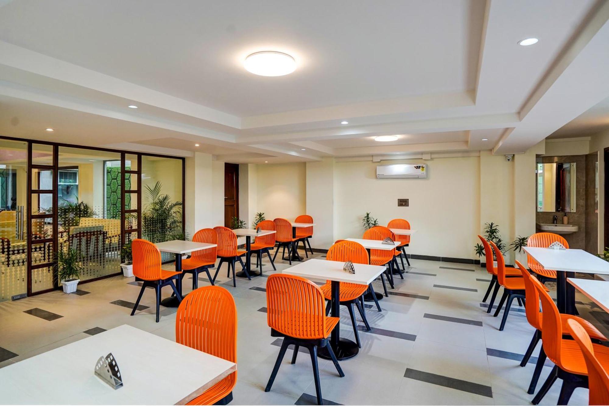 Hotel O Parkinn Gurgaon Dış mekan fotoğraf