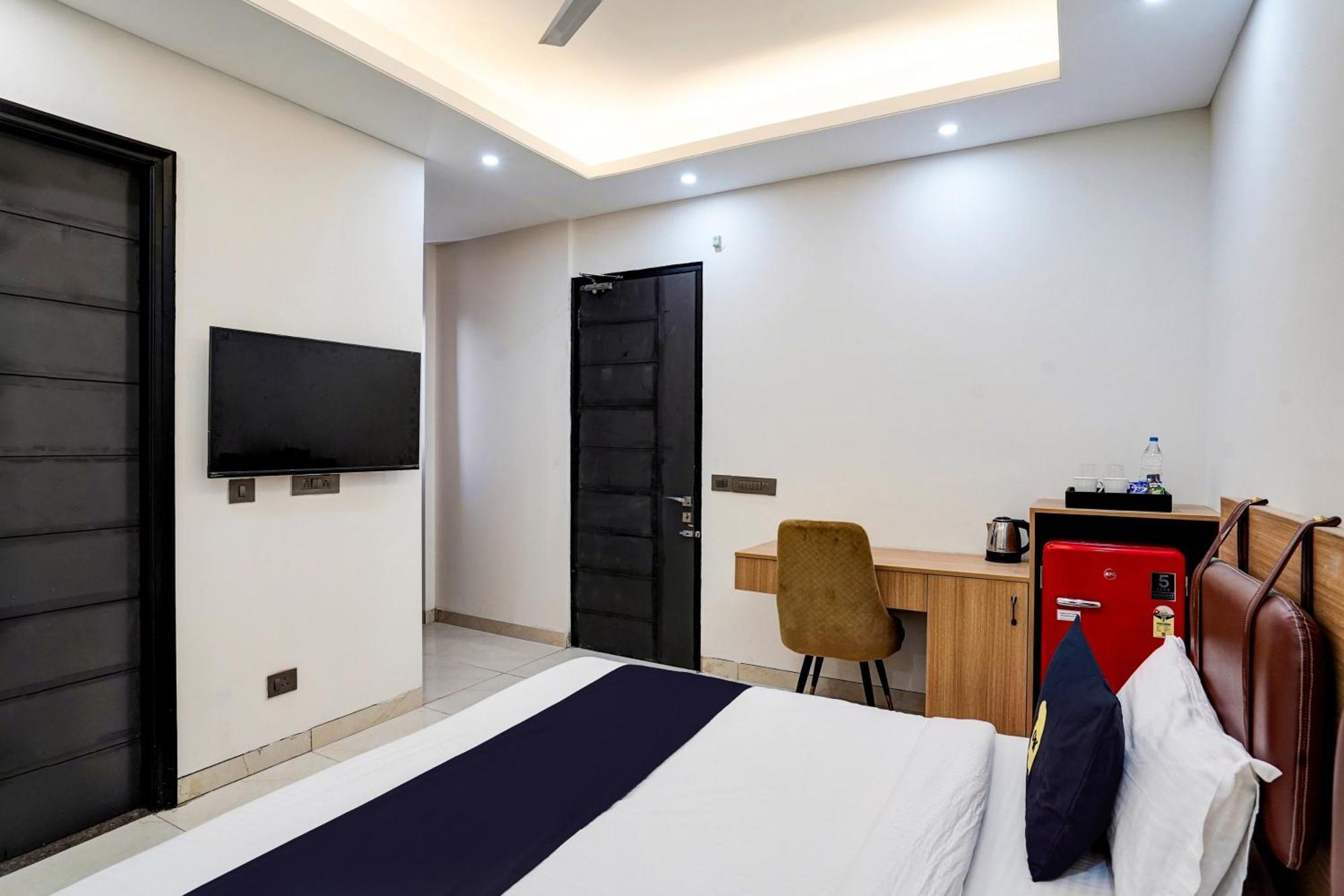 Hotel O Parkinn Gurgaon Dış mekan fotoğraf