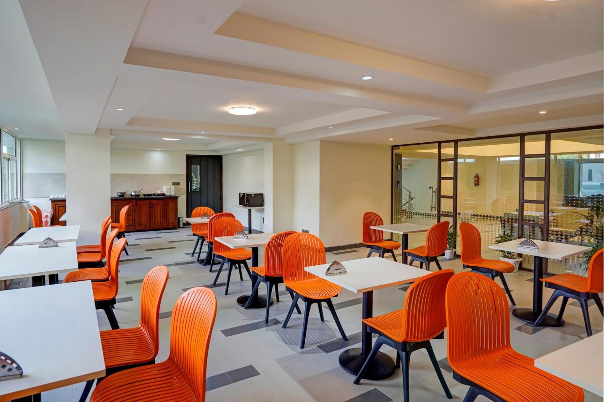 Hotel O Parkinn Gurgaon Dış mekan fotoğraf